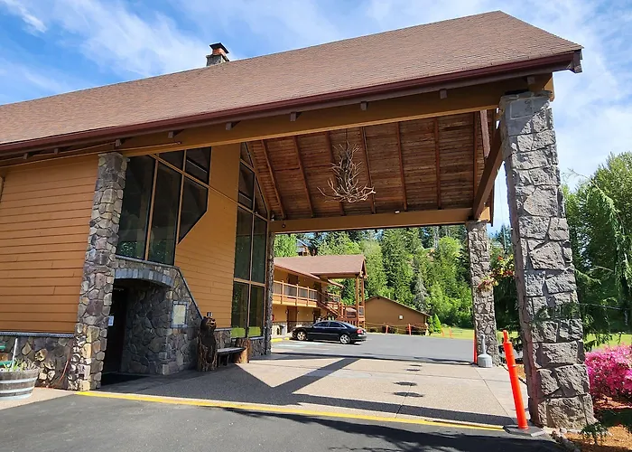Cowlitz River Lodge Packwood