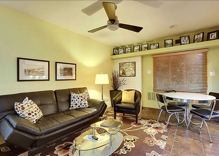 Desert Riviera Hotel - A Town & Desert Boutique Hotel Palm Springs