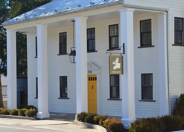 White Moose Inn Washington