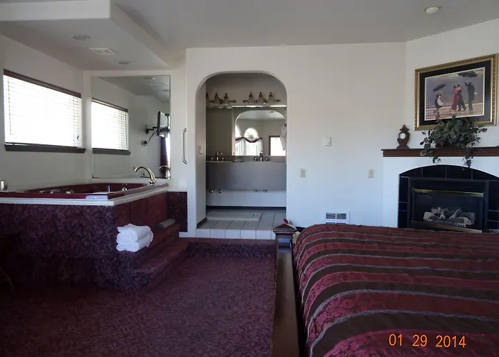 Breakers Boutique Inn