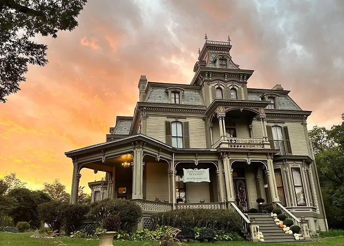 Garth Woodside Mansion Bed And Breakfast Hannibal