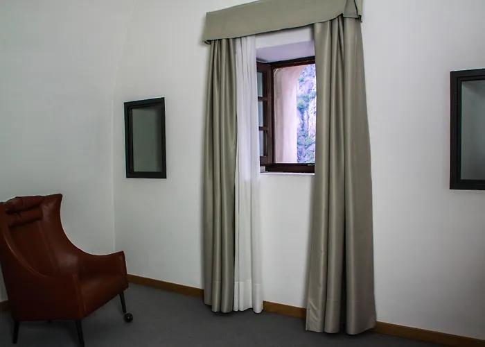 Hotel Cavour Et Des Officiers Bard