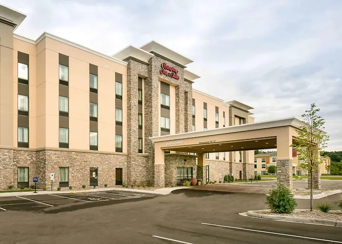 Hampton Inn & Suites-Hudson Wisconsin