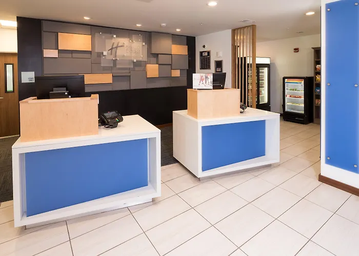 Holiday Inn Express & Suites La Porte By Ihg