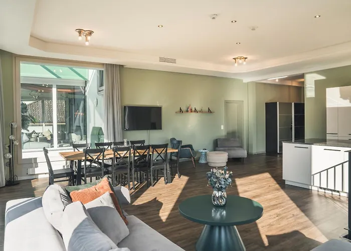 Hop Apartments & Suites
