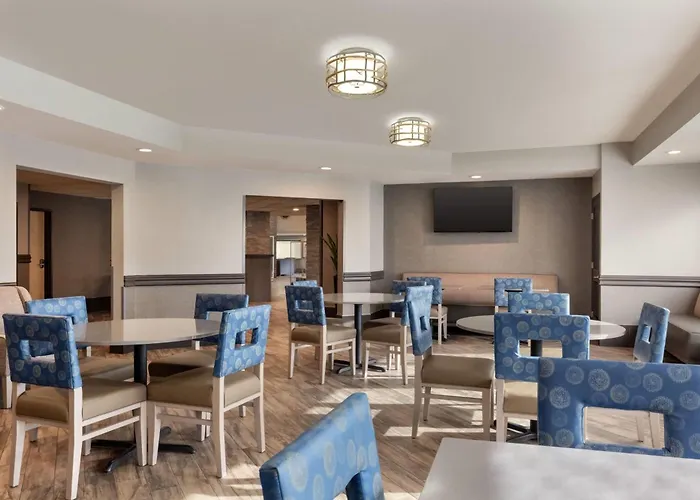 La Quinta By Wyndham Fairbanks Airport Hotel