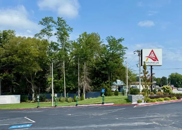 Lx Hotel, Powered By Acw Circle