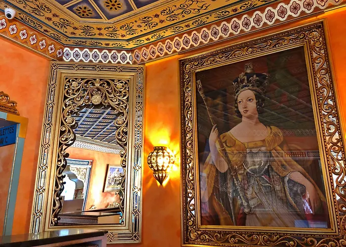 Royal Victoria - Ex British Embassy Hotel Tunes