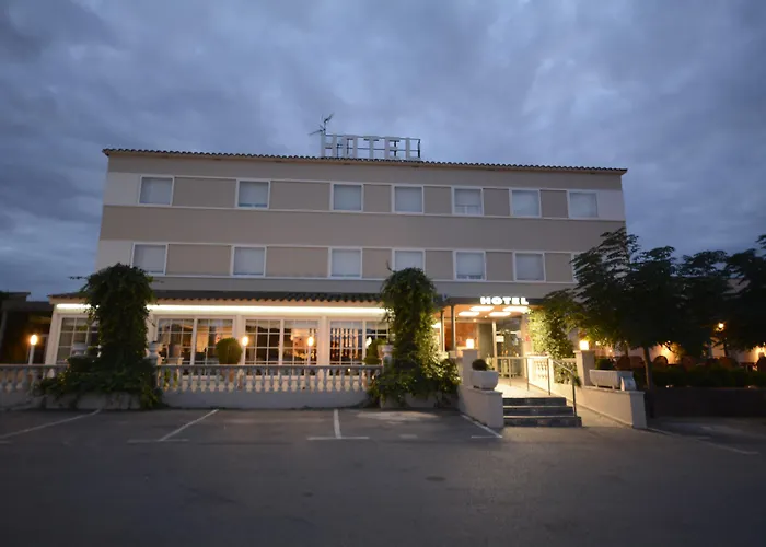 Hotel & Restaurant Figueres Parc Los Hostalets de Llers