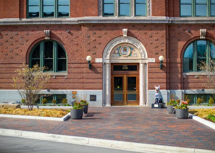 Marriott Marquis Chicago Hotel