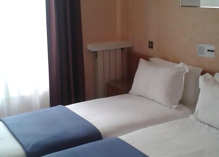 Crystal Hotel Levallois-Perret