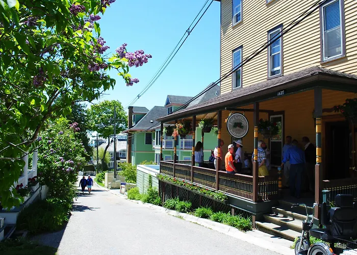 Pine Cottage Bed & Breakfast Mackinac Island