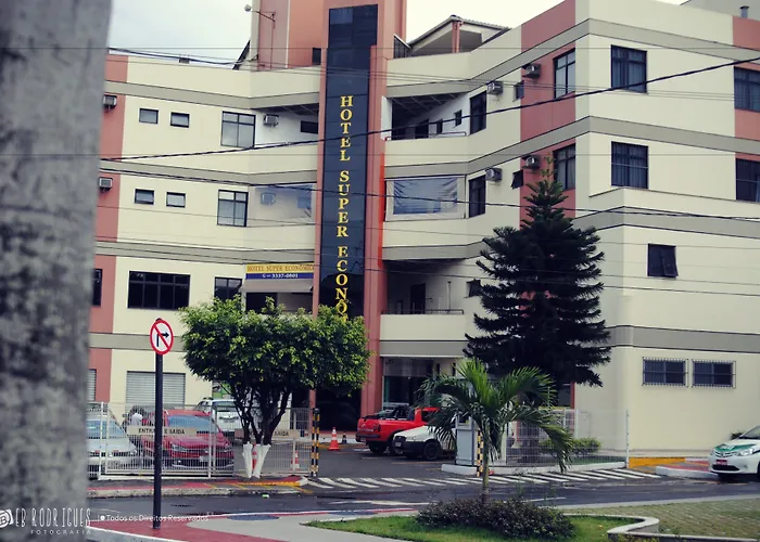 Hotel Super Economico Camburi 