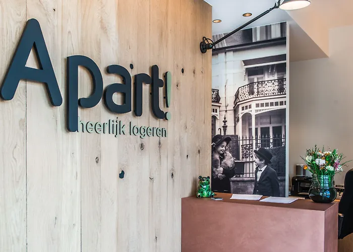 Apart! & Moment! De Haan