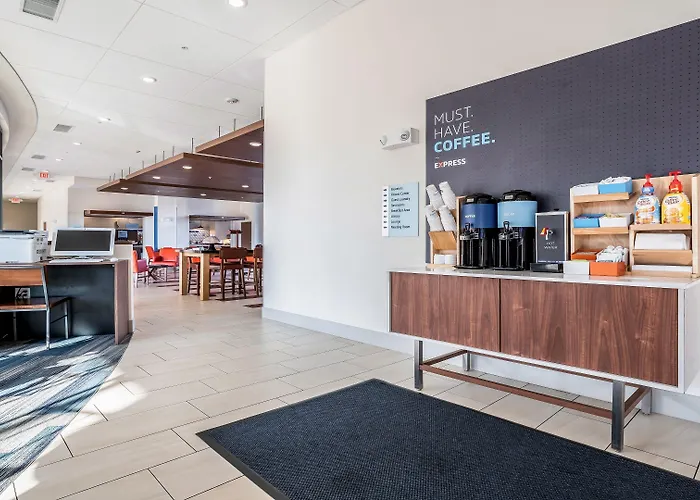 Holiday Inn Express & Suites Platteville By Ihg