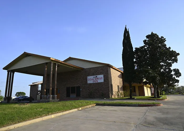 Coachway Inn