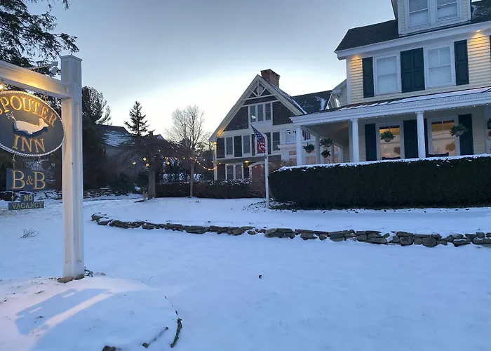 Lincolnville Hotels