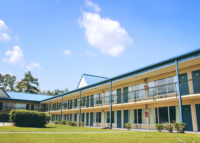 Residence Hub Inn And Suites