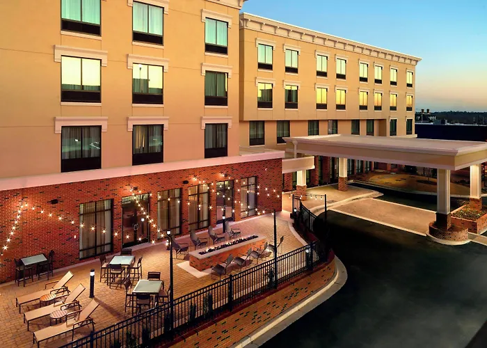Courtyard By Marriott Lagrange