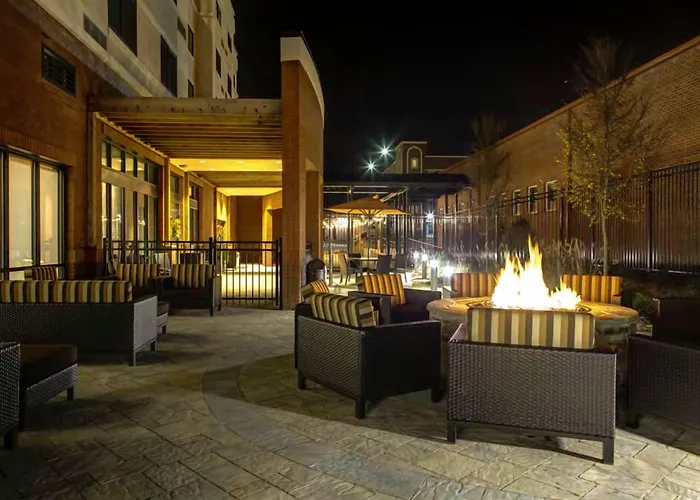 Courtyard By Marriott Lagrange