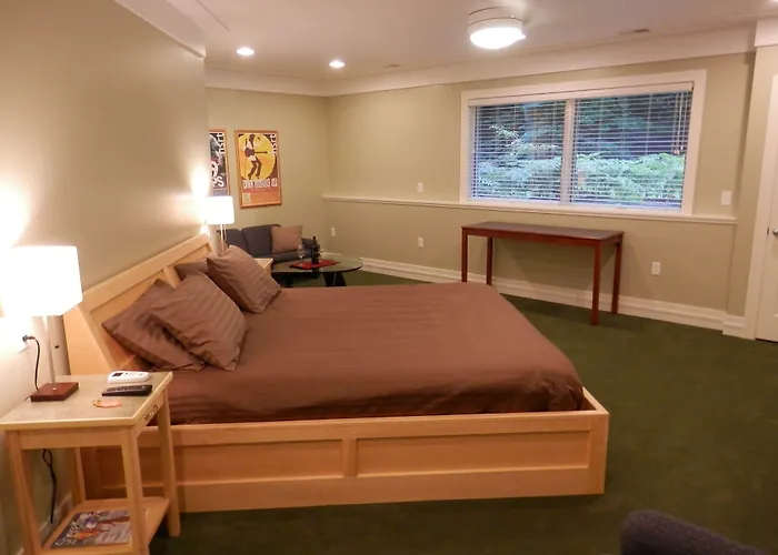 Pigeon Creek Inn - Adults Only