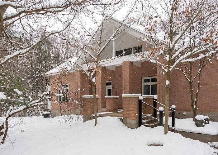 Pigeon Creek Inn - Adults Only