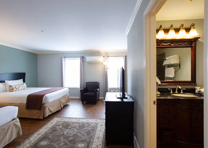 The Dahlonega Square Hotel