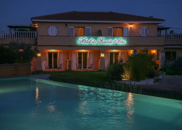 Hotel Du Pont De L'Oso Lecci