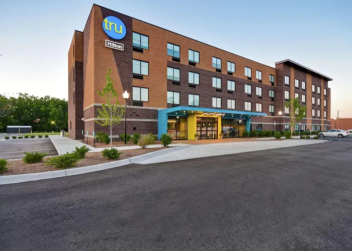 Tru By Hilton Sterling Heights Detroit Hotel