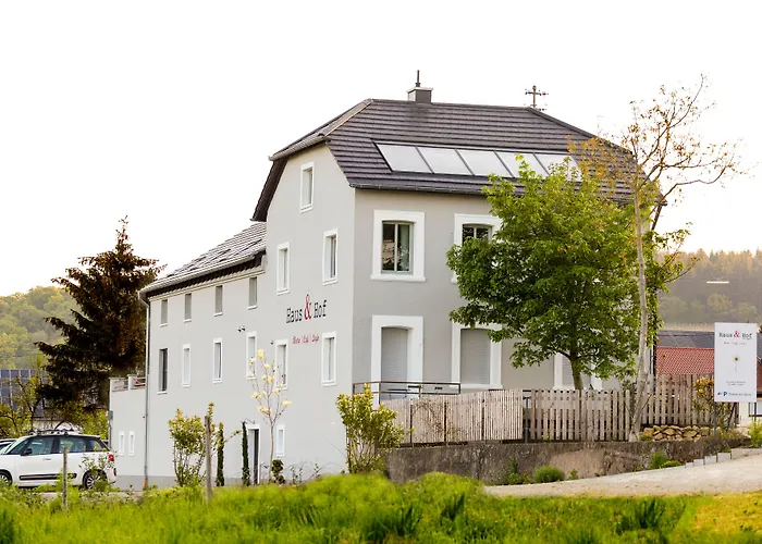 Haus & Hof Guest House Perl