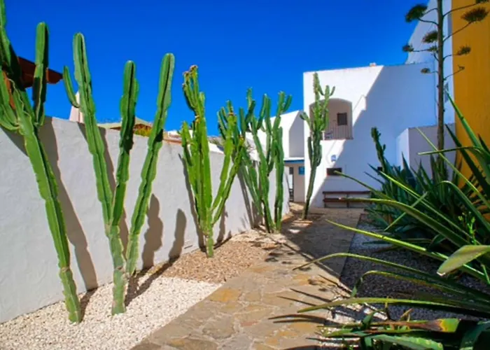Hostal Doña Lola Marina