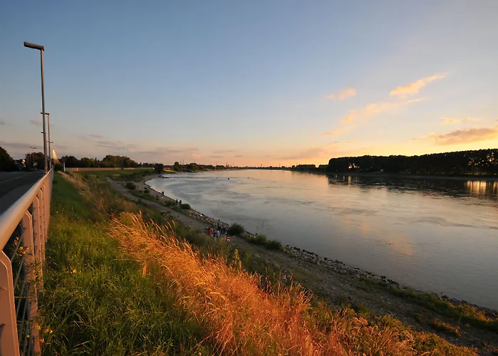 Hotel&Restaurant Zum Vater Rhein Monheim am Rhein