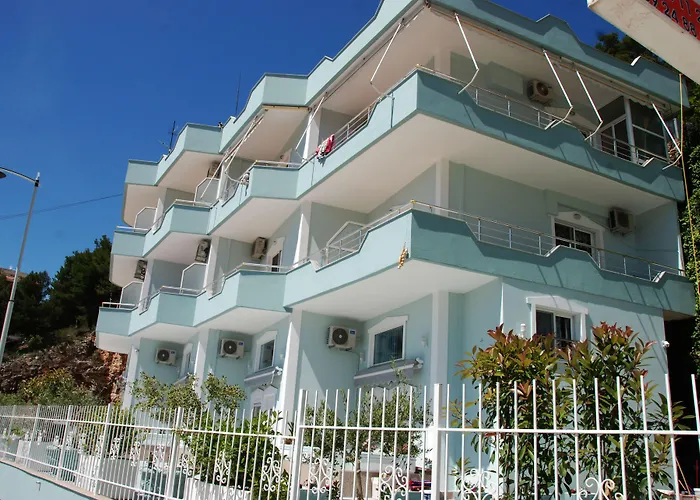 Bebi Hotel And Apartments Sarandë