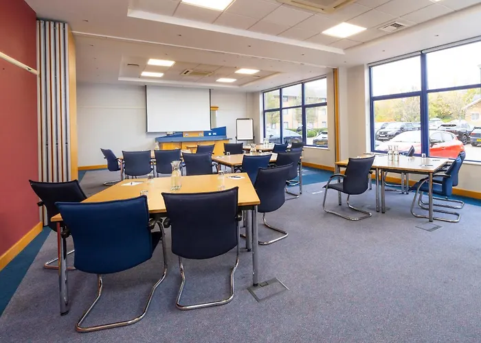 Holiday Inn Express Milton Keynes By Ihg