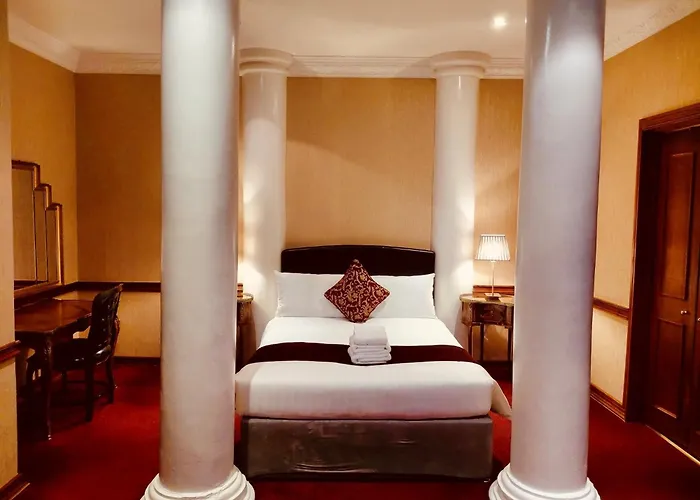 Russell Court Hotel