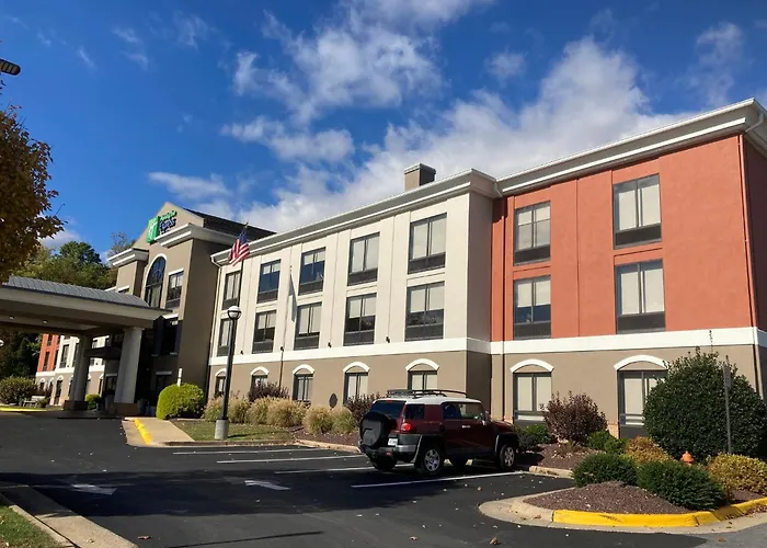 Holiday Inn Express And Suites Winchester By Ihg