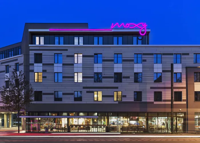 Moxy Duesseldorf South Hotel