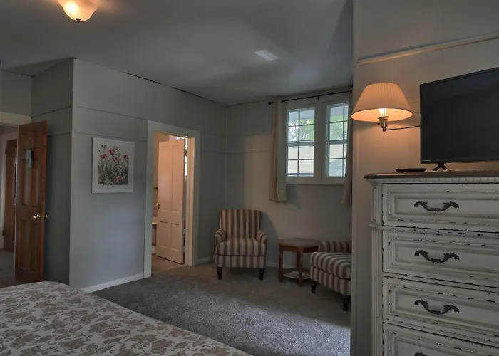 Charlevoix House Bed & Breakfast