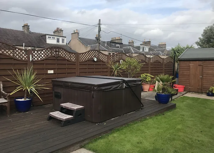 Dunclutha Guest House Leven 