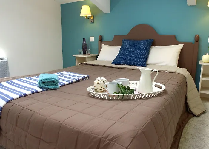 Hotel Vvf Drome Provence à Montbrun-les-Bains