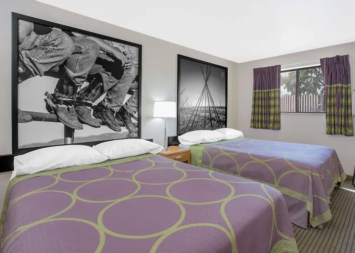Super 8 By Wyndham Havre Hotel