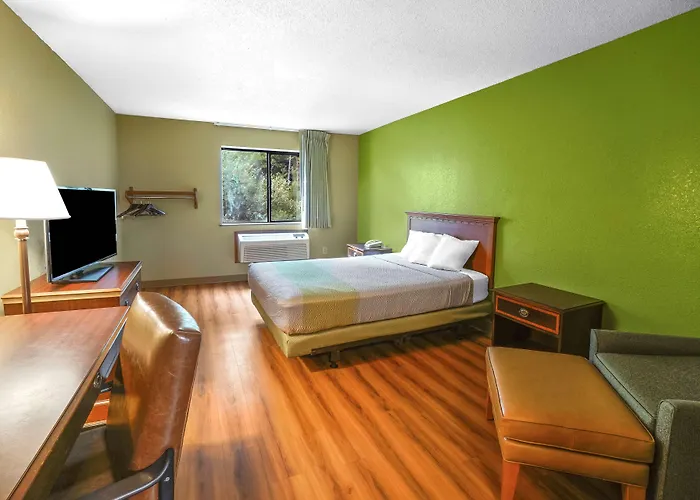 Motel 6 Morehead