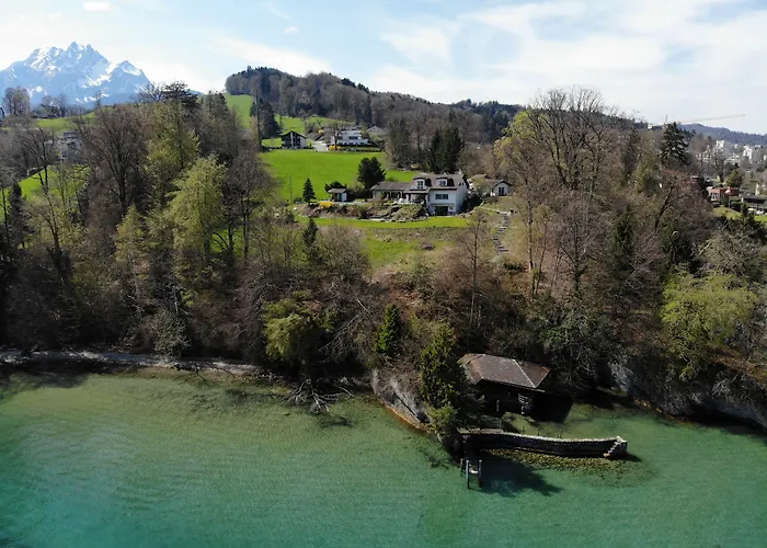 Lake Villa Lotus