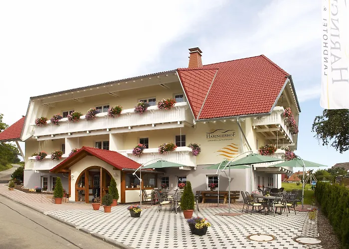 Landhotel Haringerhof mit Saunawelt und Naturbadeteich