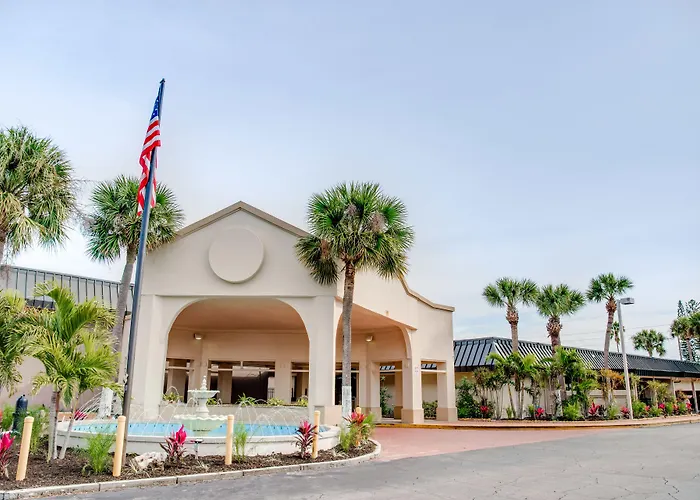 Super 8 By Wyndham St. Petersburg Hotel