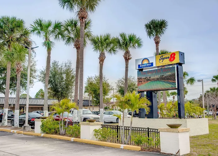 Super 8 By Wyndham St. Petersburg Hotel