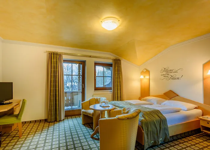 Vier Jahreszeiten Wellnessresort Achensee Maurach 