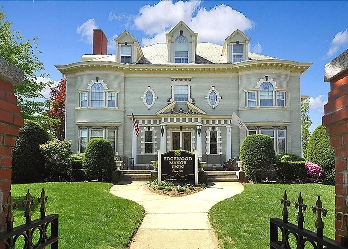 Edgewood Manor Inn Bed And Breakfast Providence