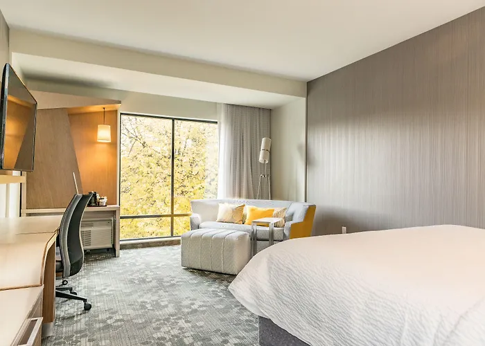 Courtyard By Marriott West Springfield Hotel