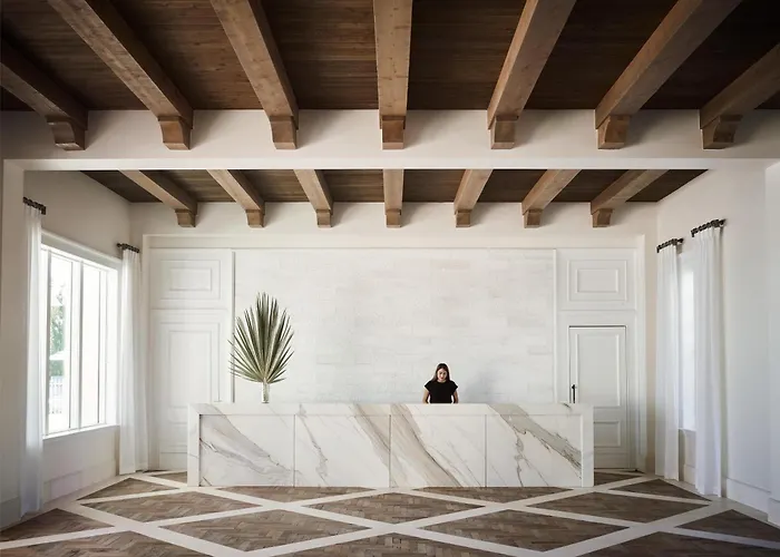 Isla Bella Beach Resort & Spa - Florida Keys Marathon